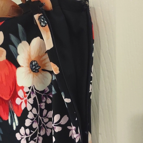 Ann Taylor Modest Pink Tropical Floral Midi Skirt Size S - Picture 4 of 8